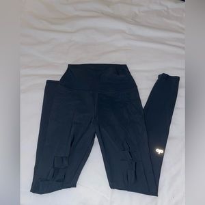 Alo leggings with cutouts!